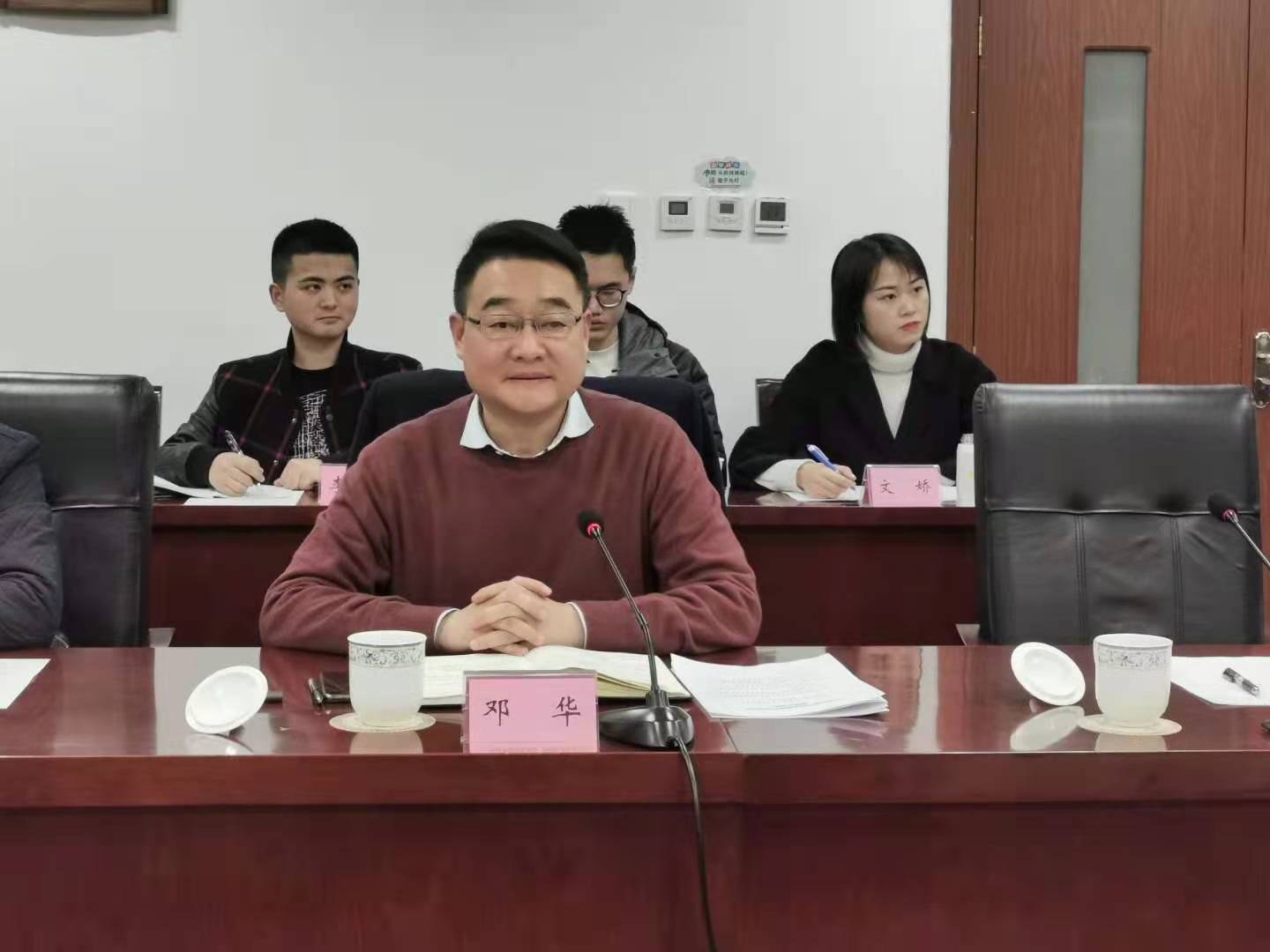 “省、市、縣三級聯(lián)動，多方齊力推動達(dá)州苧麻產(chǎn)業(yè)發(fā)展”。