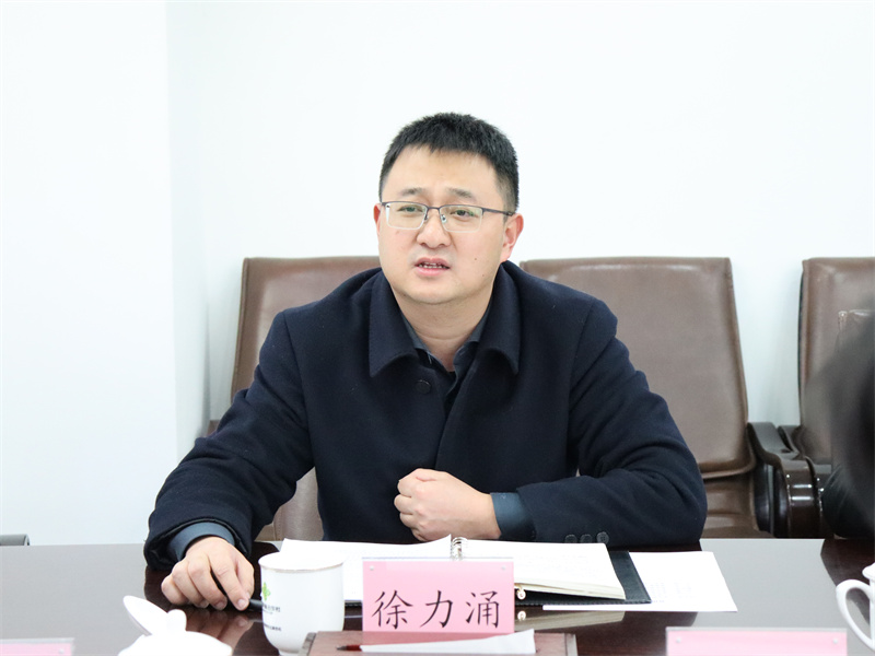 楊武秀會(huì)見(jiàn)萬(wàn)源市委常委、副市長(zhǎng)徐力涌一行