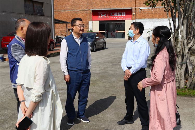 四川省供銷社黨組成員、機(jī)關(guān)黨委書記李先明帶隊(duì)開展節(jié)前安全生產(chǎn)督查工作